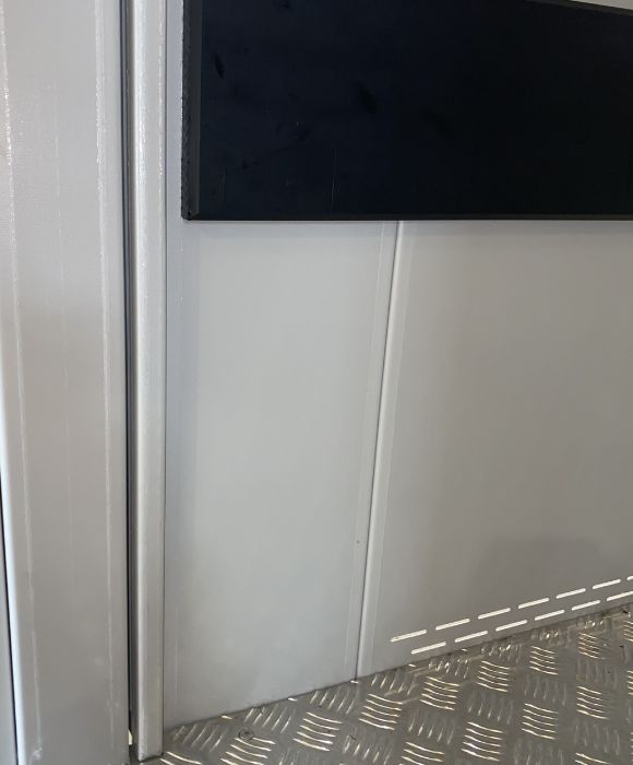 Cabina plastificata.jpg